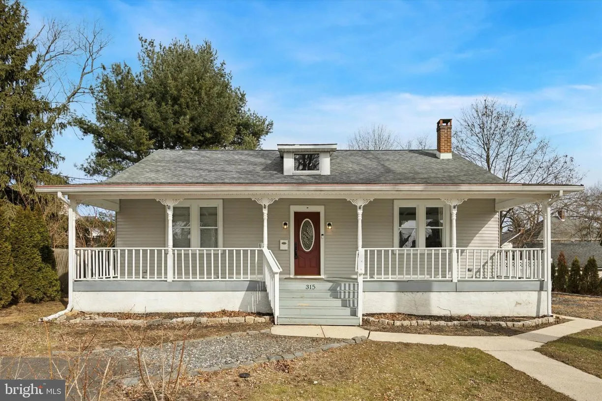 Central NJ/Bucks County, PA Real Estate | View 315 Mt Holly | 3 Beds, 1 Bath