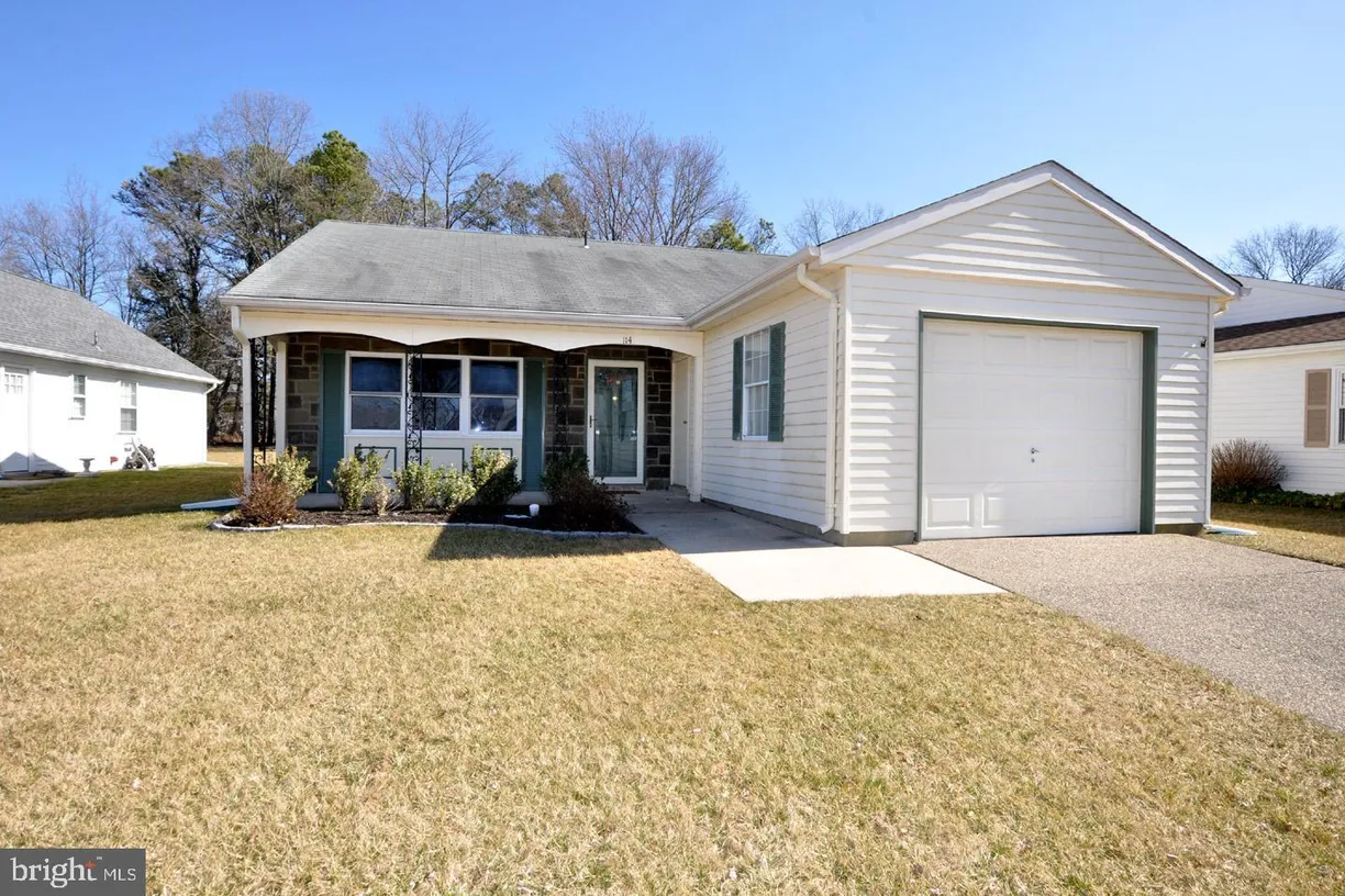 Central NJ/Bucks County, PA Real Estate | View 114 Dorchester Dr | 2 Beds, 1 Bath