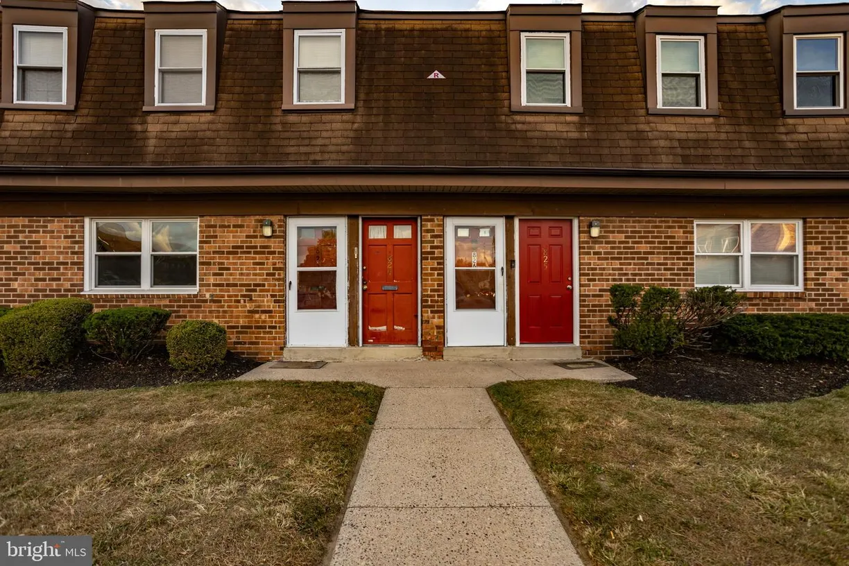Central NJ/Bucks County, PA Real Estate | View 823 Henri Ct | 1 Bed