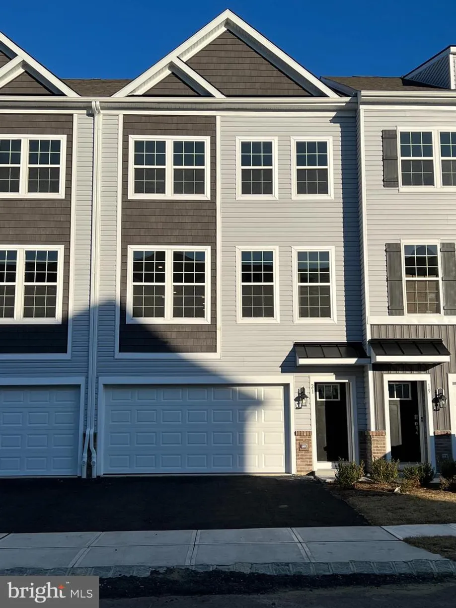 Central NJ/Bucks County, PA Real Estate | View 21 Autumn Park Ct | 3 Beds