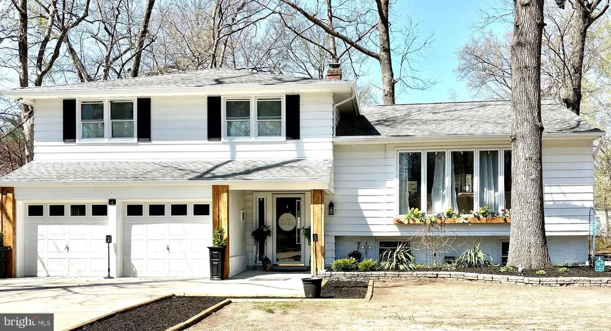 Central NJ/Bucks County, PA Real Estate | View 4 White Birch Trl | 4 Beds, 2 Baths