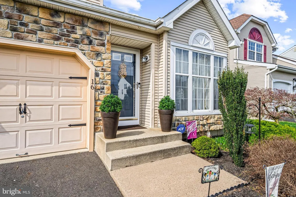 Central NJ/Bucks County, PA Real Estate | View 16 Dryden Dr | Listing