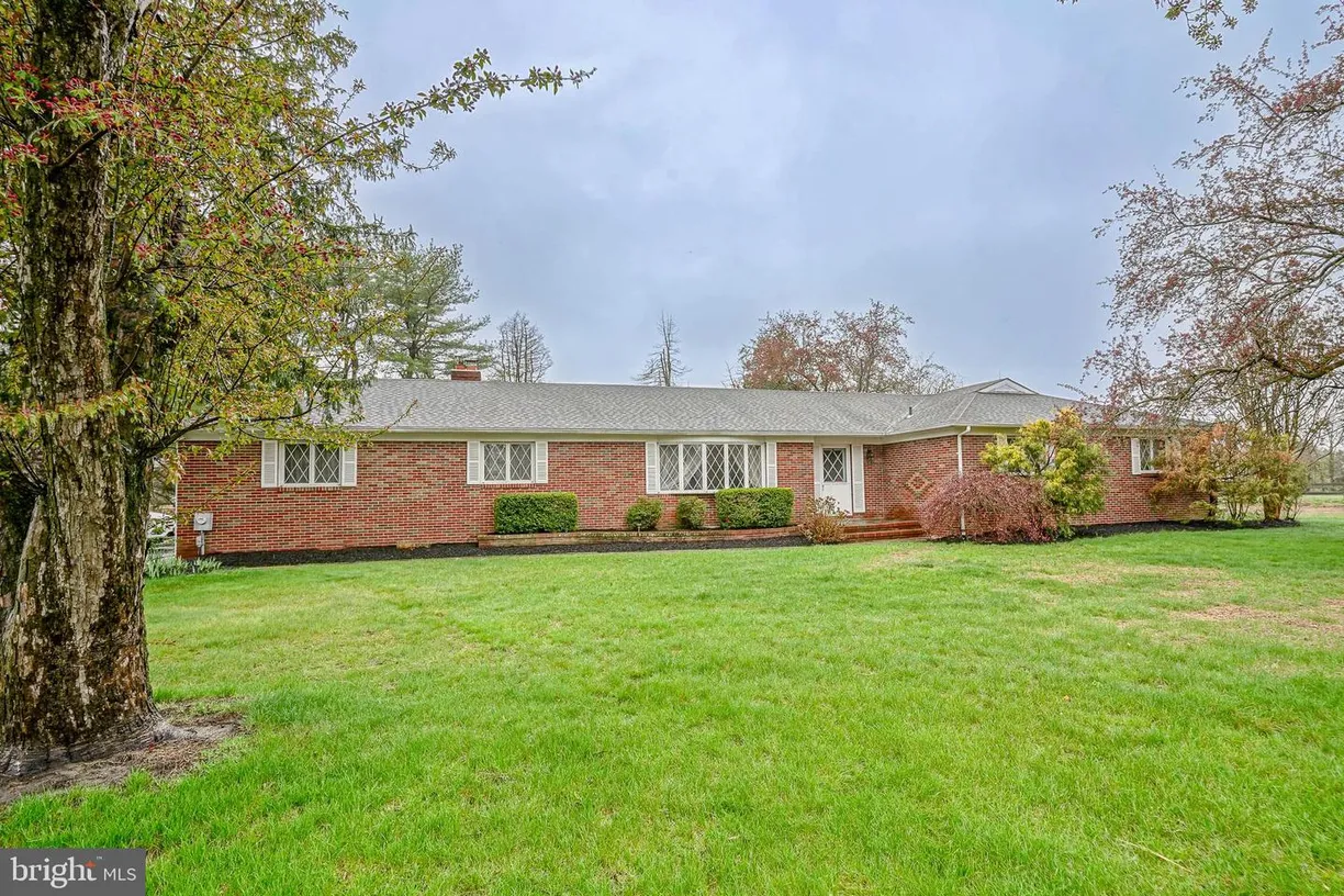 Central NJ/Bucks County, PA Real Estate | View 309 Eayrestown Rd | 4 Beds, 2 Baths
