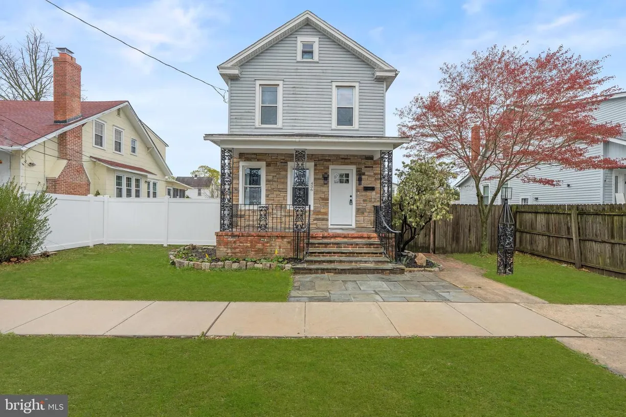 Central NJ/Bucks County, PA Real Estate | View 436 W 2nd St | 2 Beds, 1 Bath