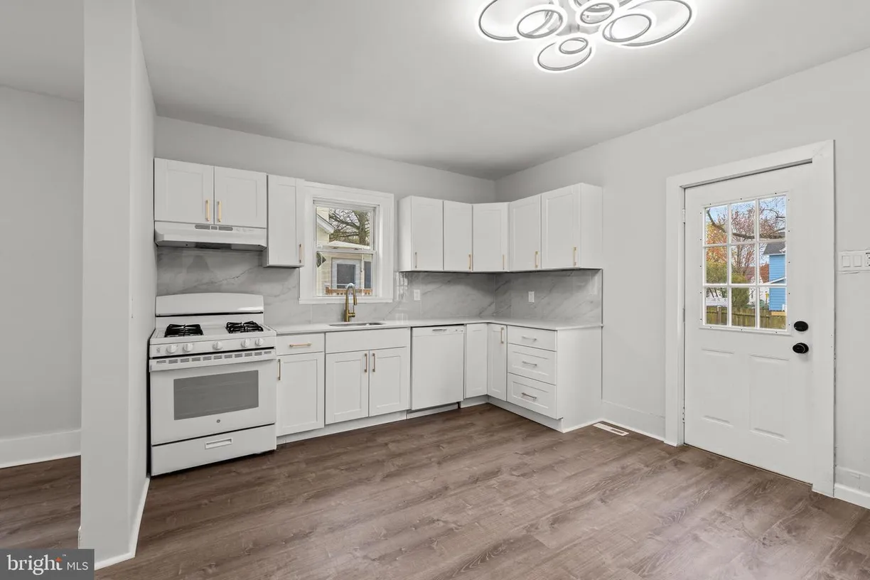 Central NJ/Bucks County, PA Real Estate | View 436 W 2nd St | Listing