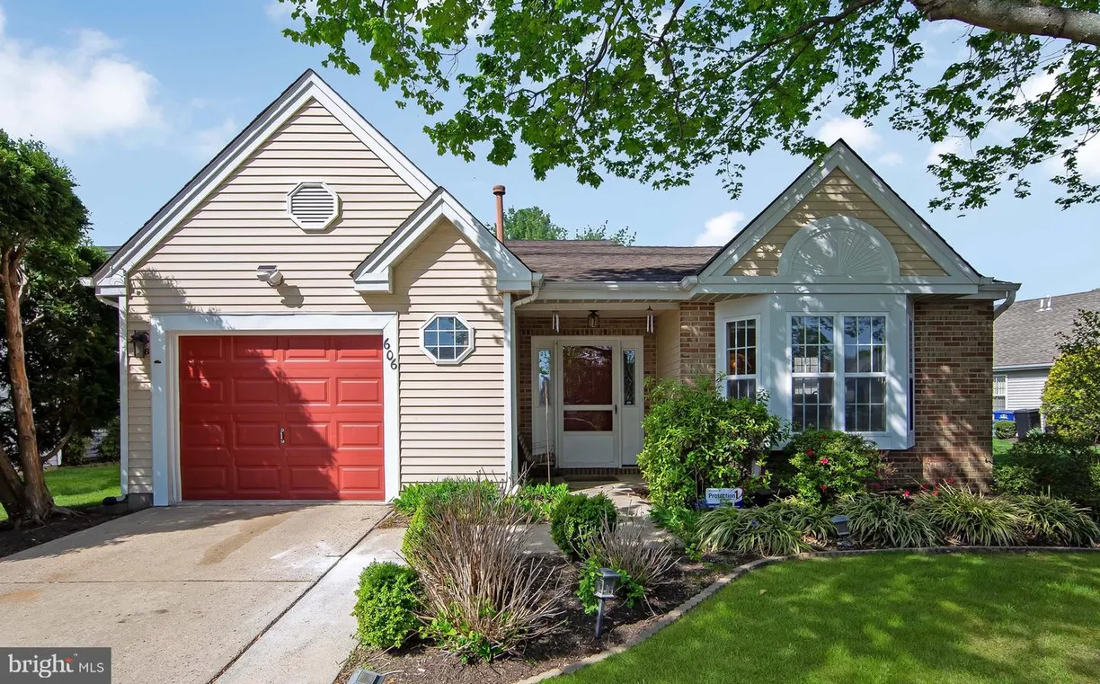 Central NJ/Bucks County, PA Real Estate | View 606 Cascade | 3 Beds, 2 Baths