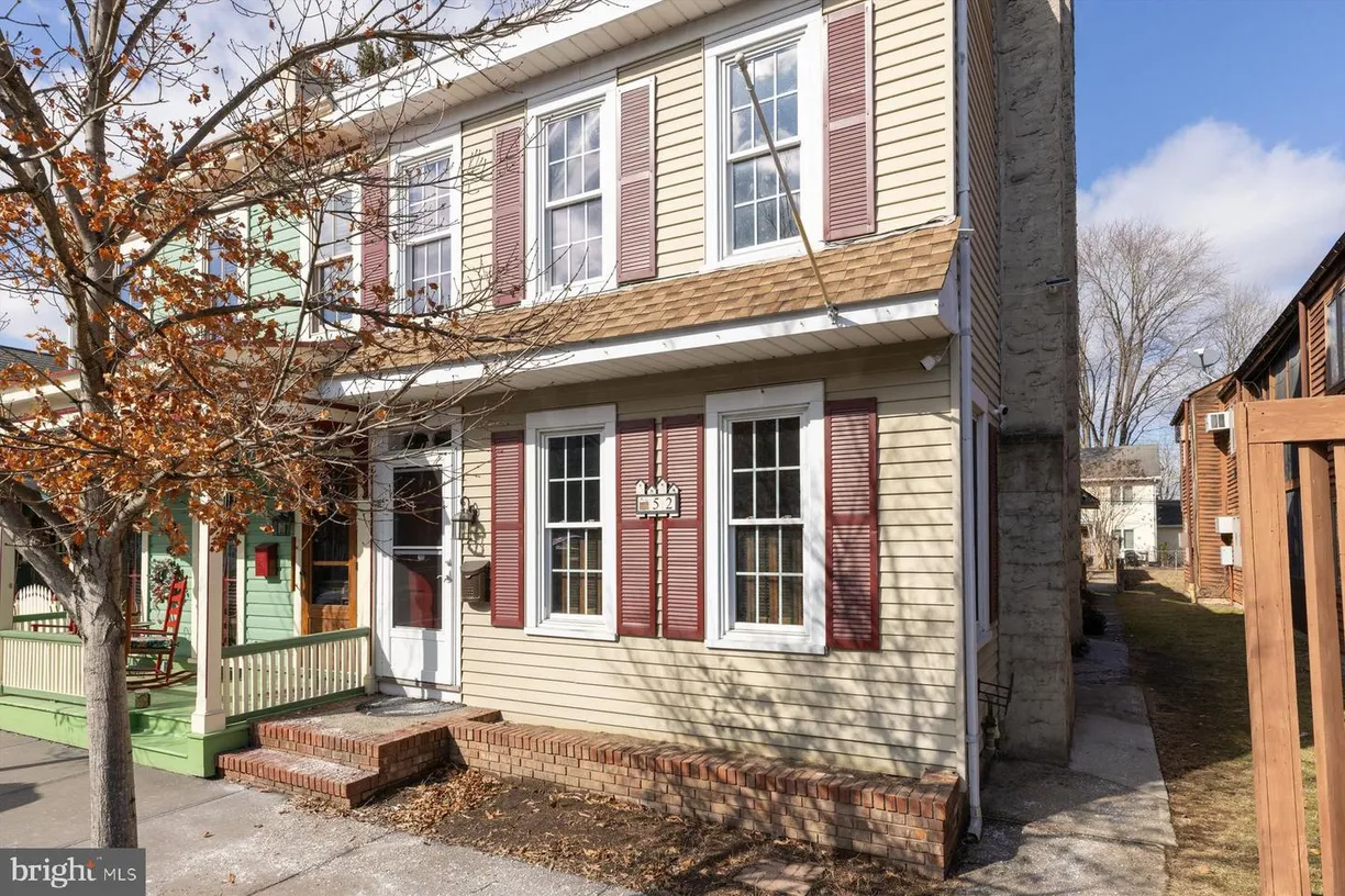 Central NJ/Bucks County, PA Real Estate | View 52 Perry St | 3 Beds, 2 Baths