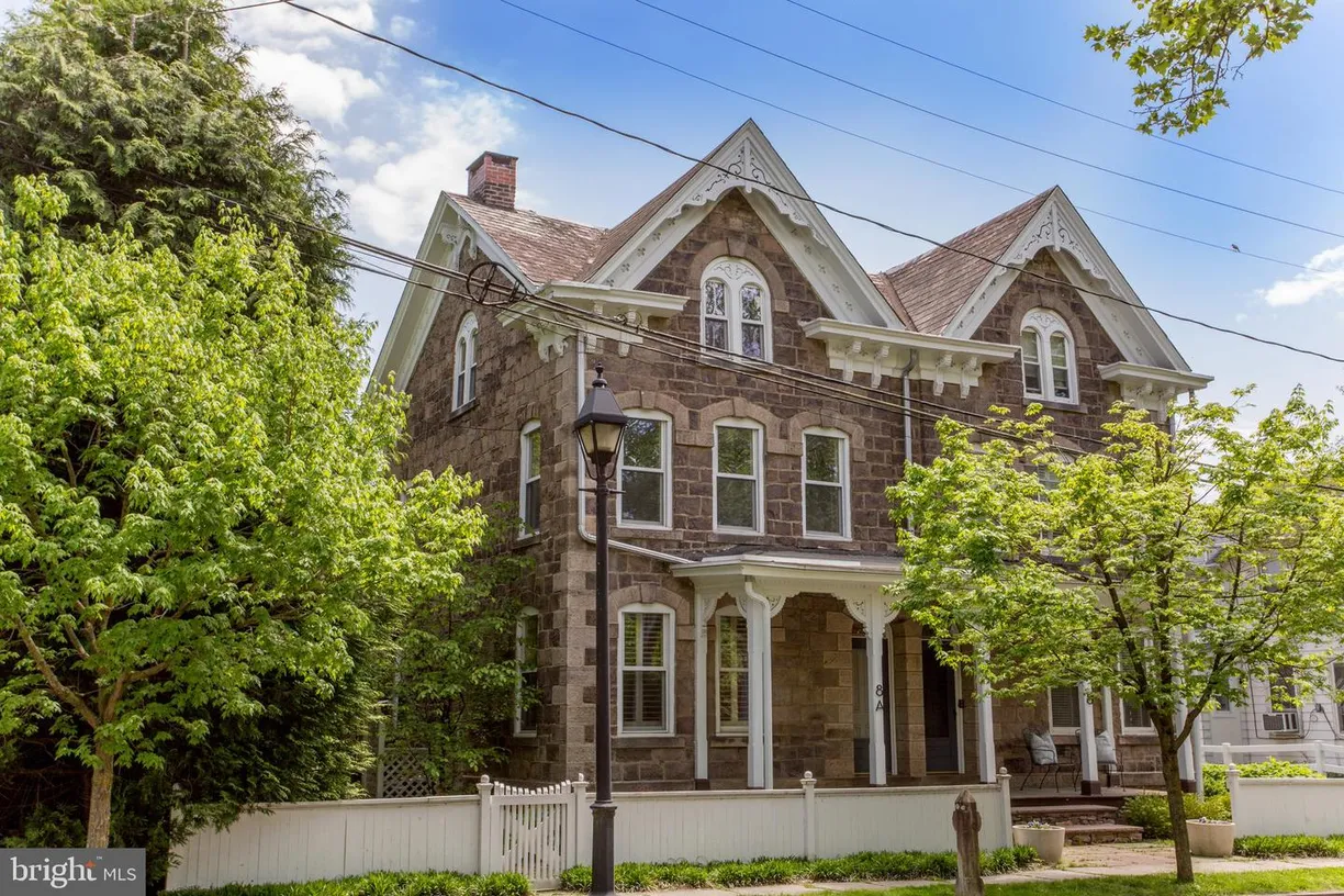 Central NJ/Bucks County, PA Real Estate | View 8A 8a Bridge St | 3 Beds