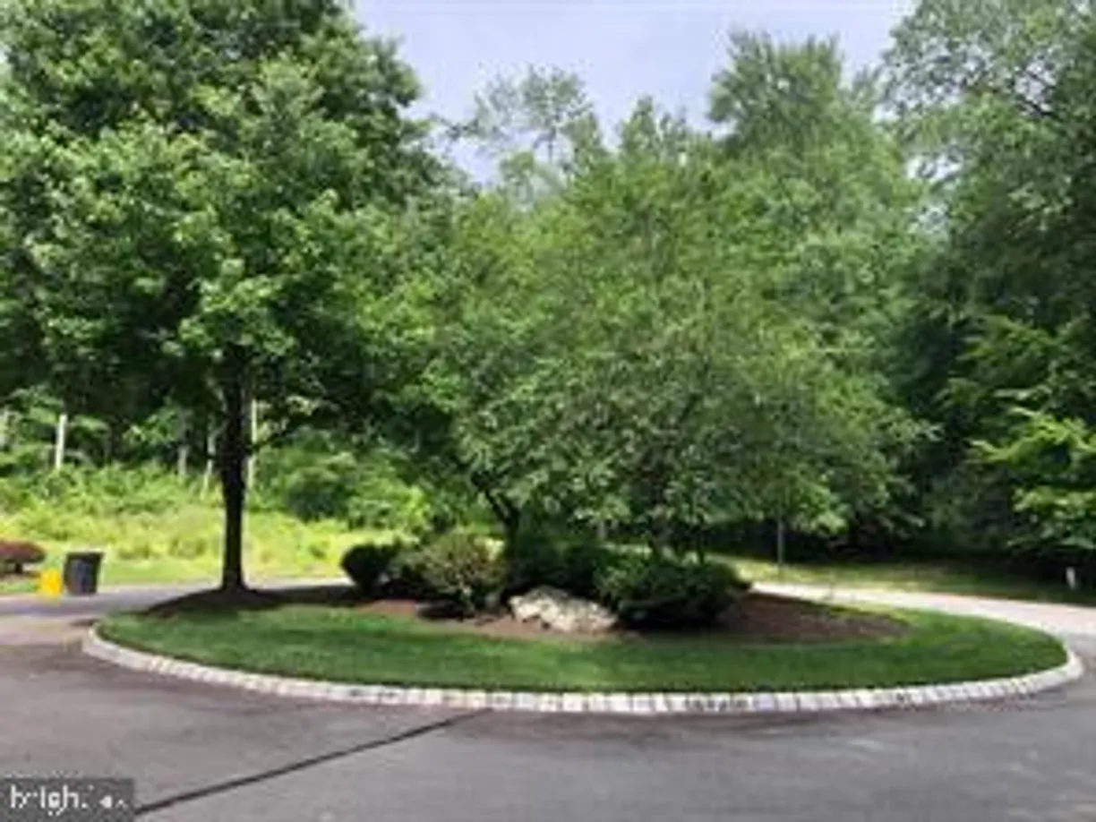 Central NJ/Bucks County, PA Real Estate | View 98 Beech Hollow Ln | Listing