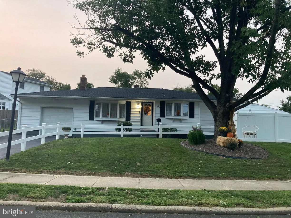 Central NJ/Bucks County, PA Real Estate | View 6 Francine Dr | 3 Beds