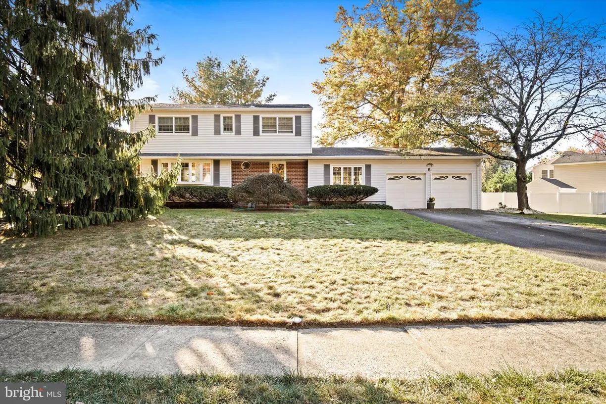 Central NJ/Bucks County, PA Real Estate | View 5 Exeter Ct | 4 Beds, 2 Baths