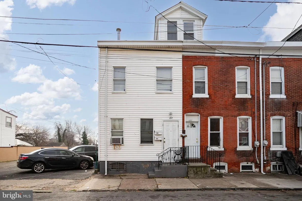 Central NJ/Bucks County, PA Real Estate | View 127 Kent St | 3 Beds