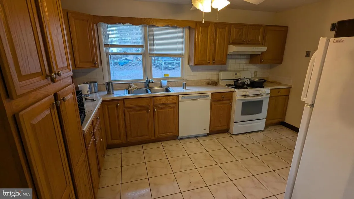 Central NJ/Bucks County, PA Real Estate | View 4032 Quakerbridge Rd | Listing