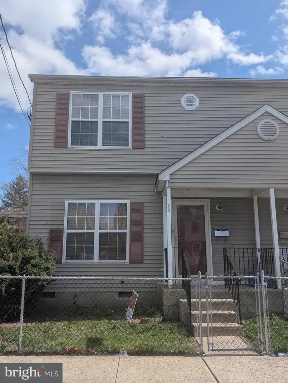 Central NJ/Bucks County, PA Real Estate | View 425 Euclid Ave | 3 Beds, 1 Bath
