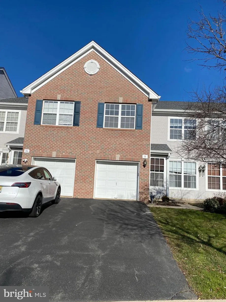 Central NJ/Bucks County, PA Real Estate | View 38 York Rd | 3 Beds