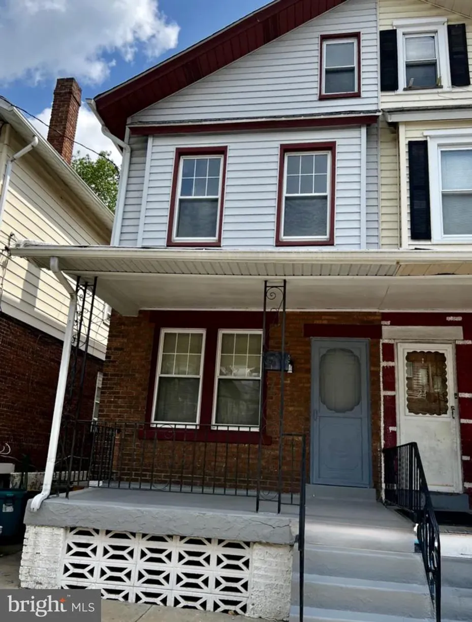 Central NJ/Bucks County, PA Real Estate | View 22 Cain Ave | 4 Beds