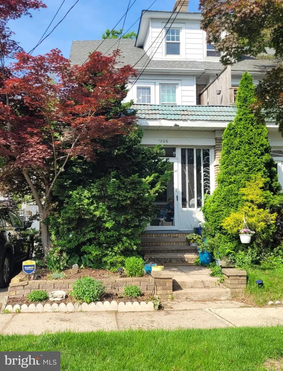 Central NJ/Bucks County, PA Real Estate | View 1806 Riverside Dr | 4 Beds, 1 Bath