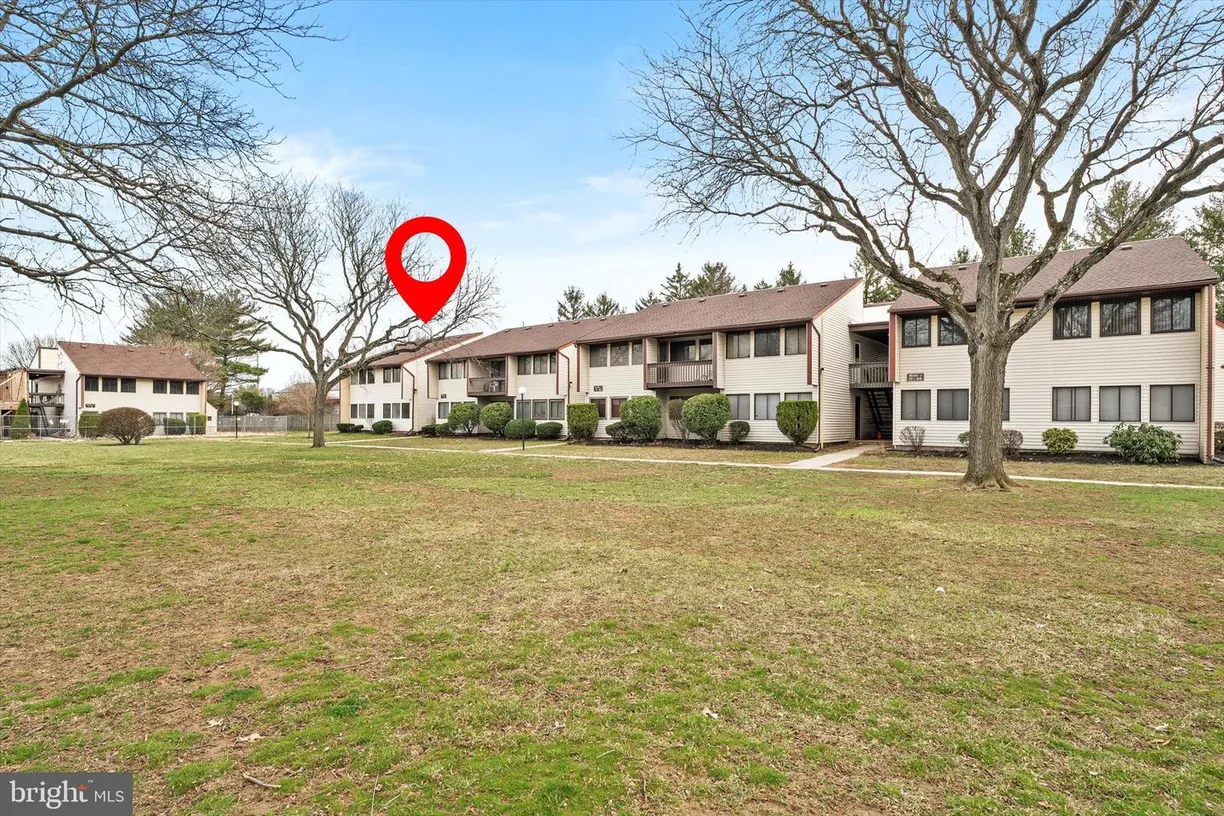 Central NJ/Bucks County, PA Real Estate | View 1 -j Avon | 2 Beds, 1 Bath