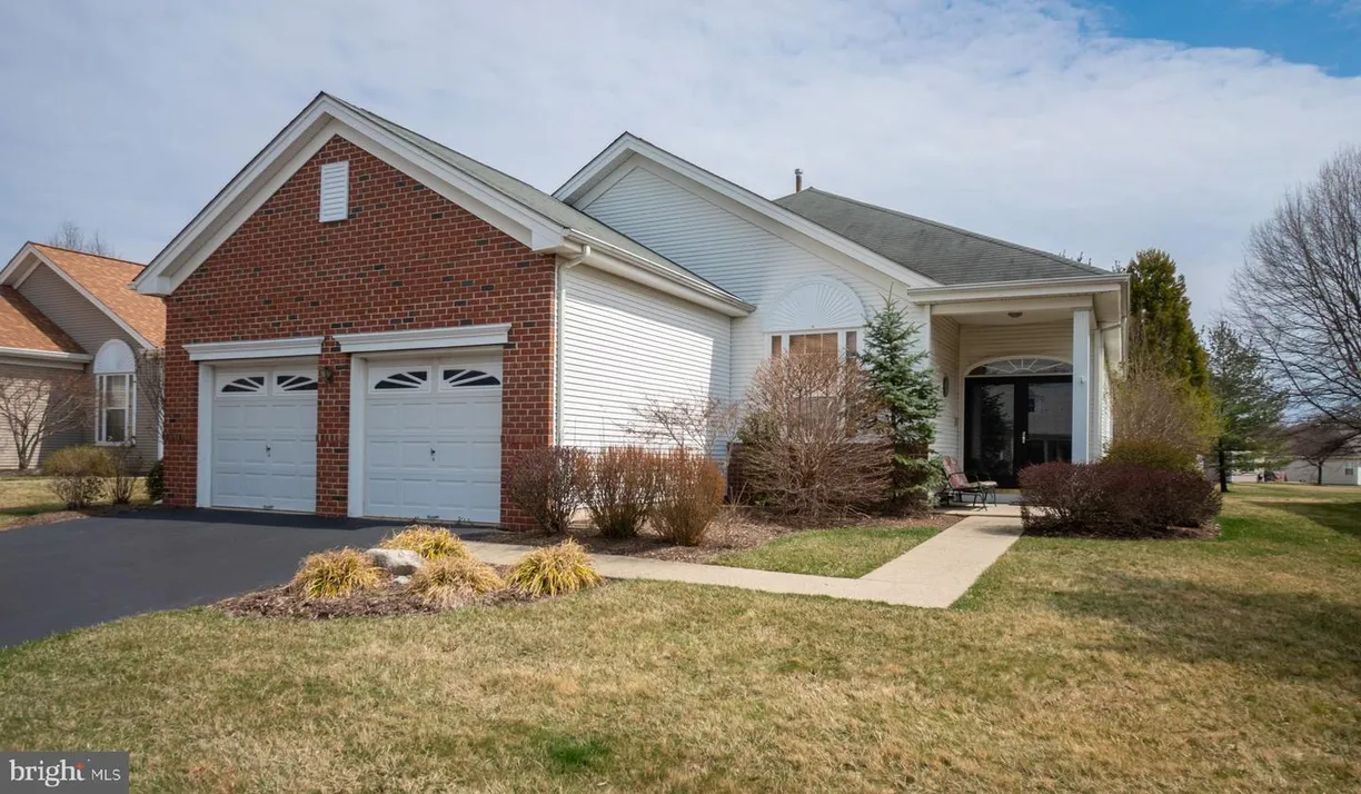 Central NJ/Bucks County, PA Real Estate | View 12 Temple Ct | 3 Beds, 2 Baths
