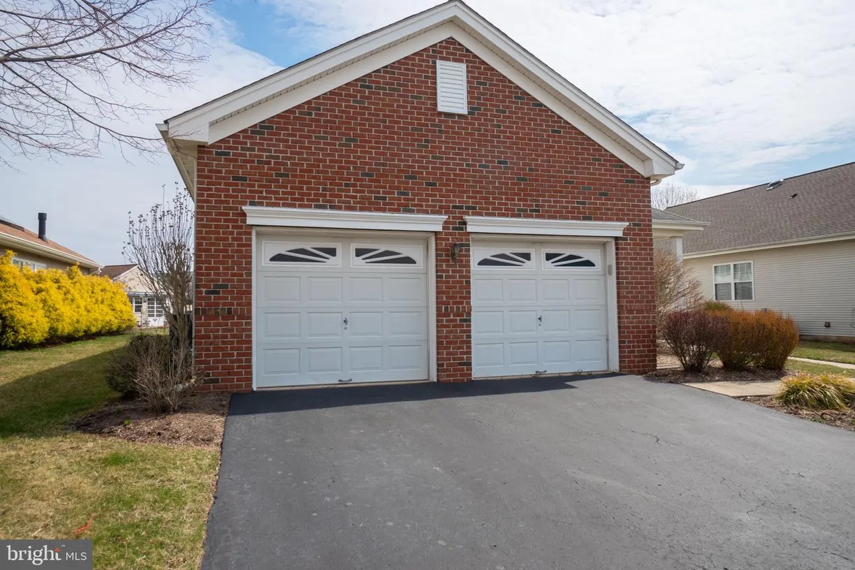 Central NJ/Bucks County, PA Real Estate | View 12 Temple Ct | Listing