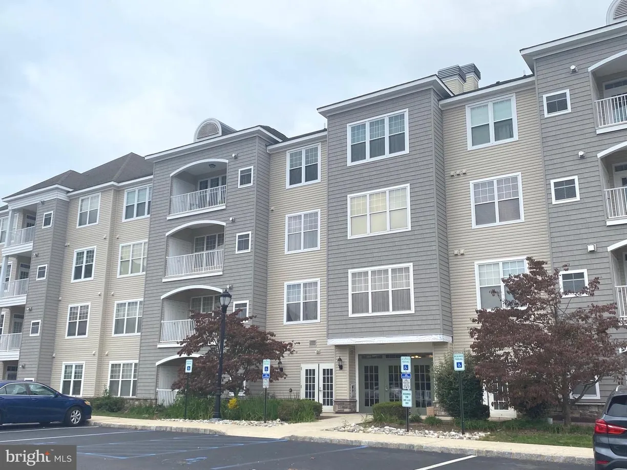 Central NJ/Bucks County, PA Real Estate | View 326 Masterson Ct | 2 Beds, 2 Baths