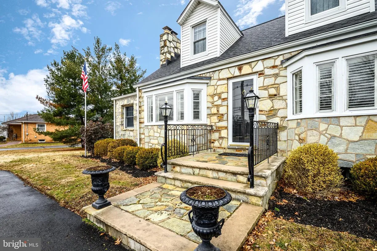 Central NJ/Bucks County, PA Real Estate | View 2371 Pennington Rd | Listing