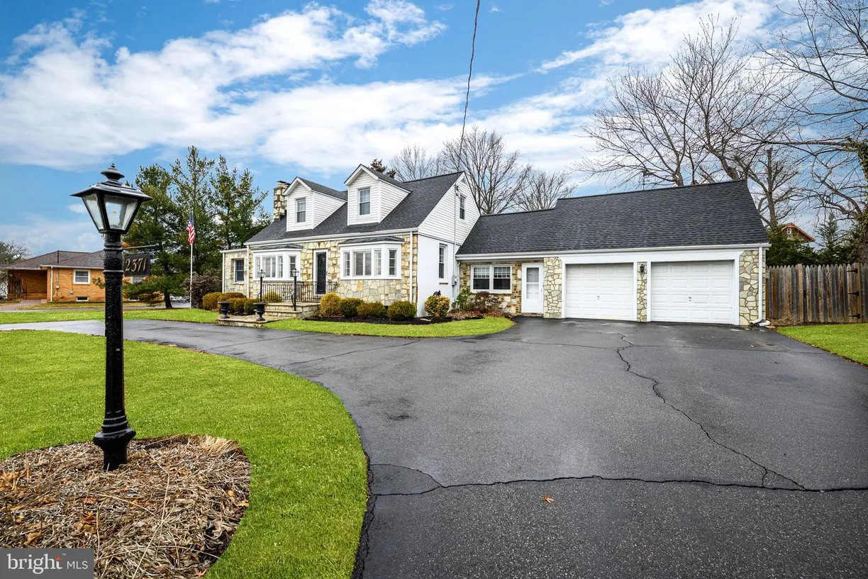 Central NJ/Bucks County, PA Real Estate | View 2371 Pennington Rd | 3 Beds, 1 Bath
