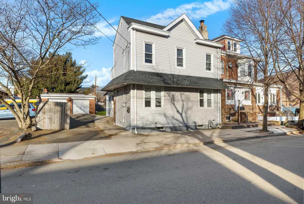 Central NJ/Bucks County, PA Real Estate | View 1016 Genesee St | 3 Beds, 1 Bath
