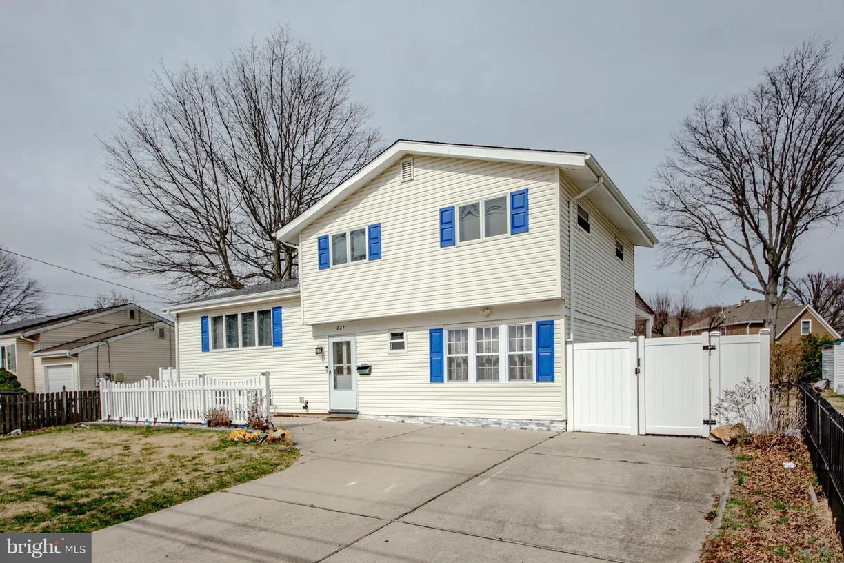 Central NJ/Bucks County, PA Real Estate | View 227 George Dye Rd | 3 Beds