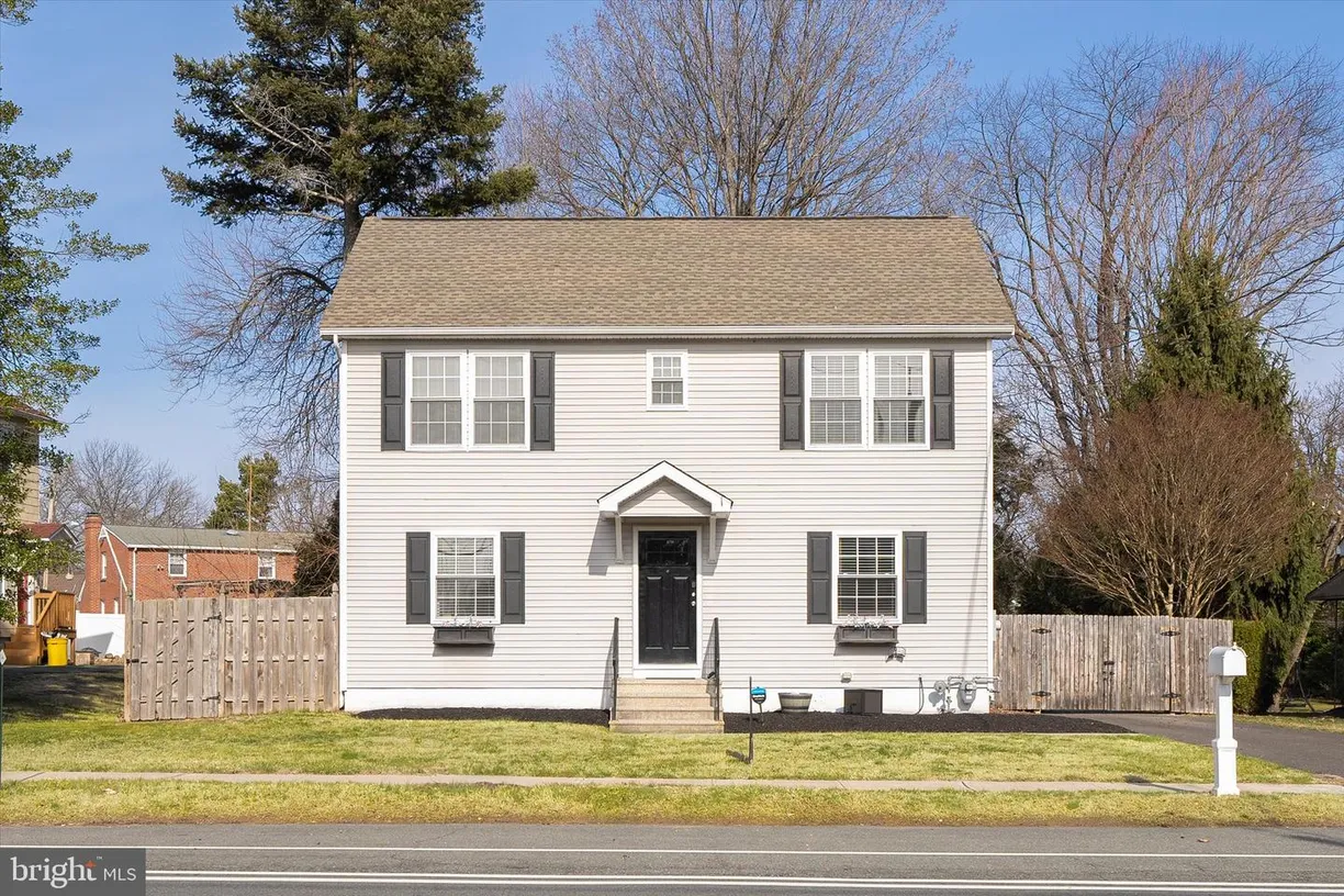 Central NJ/Bucks County, PA Real Estate | View 182 Mer-edinburg Rd | 4 Beds, 3 Baths