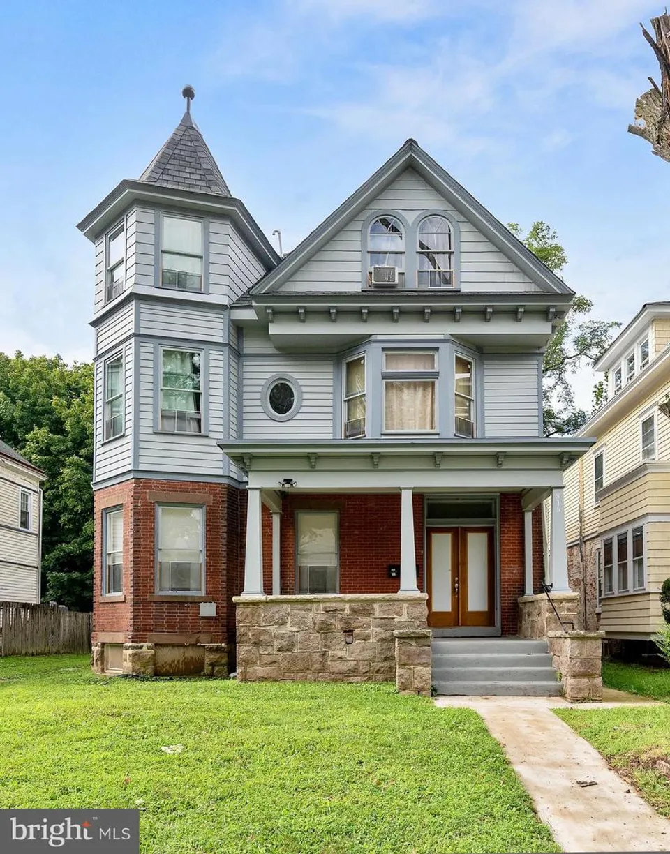 Central NJ/Bucks County, PA Real Estate | View 815 Berkeley Ave | 7 Beds