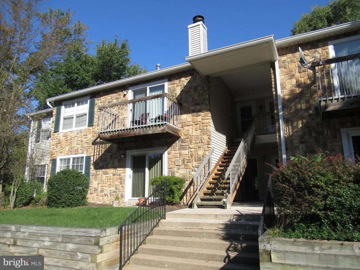 Central NJ/Bucks County, PA Real Estate | View 32 Cypress Ct | 2 Beds