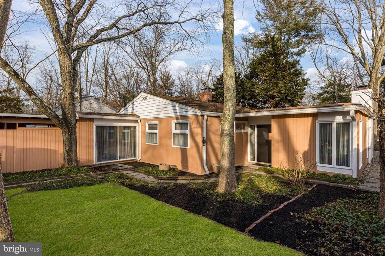 Central NJ/Bucks County, PA Real Estate | View 87 Harris Rd | 3 Beds, 2 Baths
