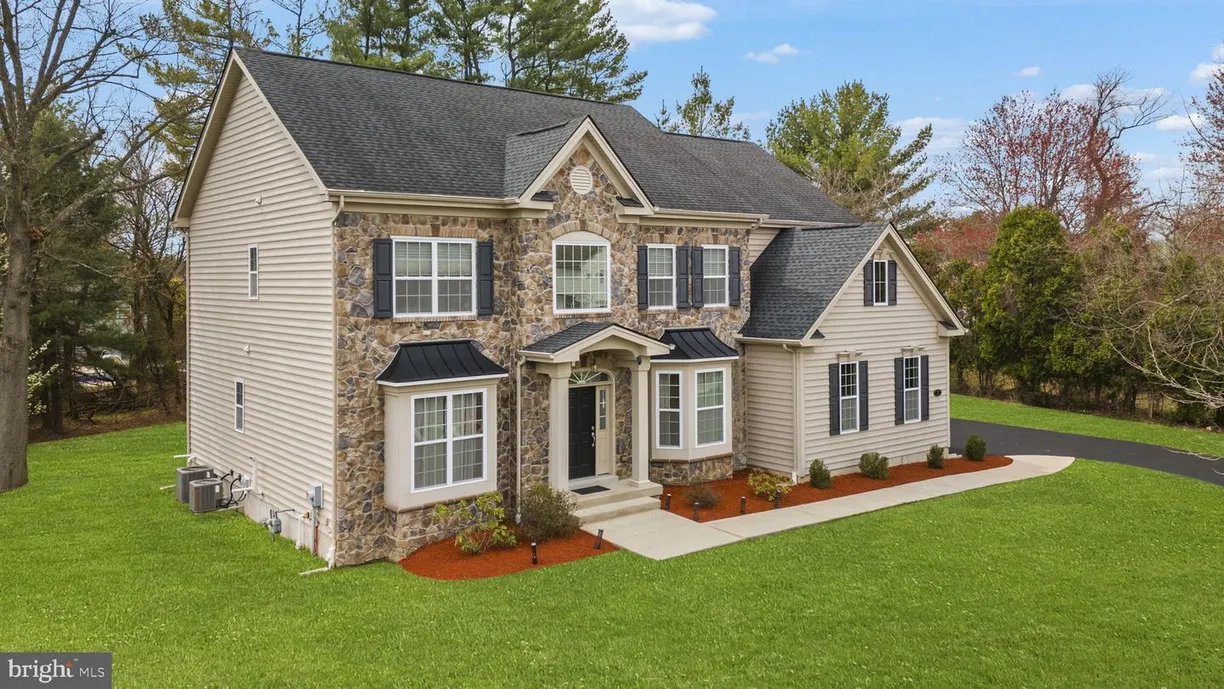 Central NJ/Bucks County, PA Real Estate | View 27 Tamar Ct | Listing