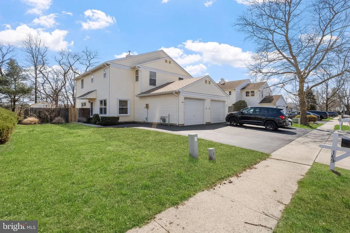 Central NJ/Bucks County, PA Real Estate | View 169 Wyndmoor Dr | 3 Beds, 2 Baths