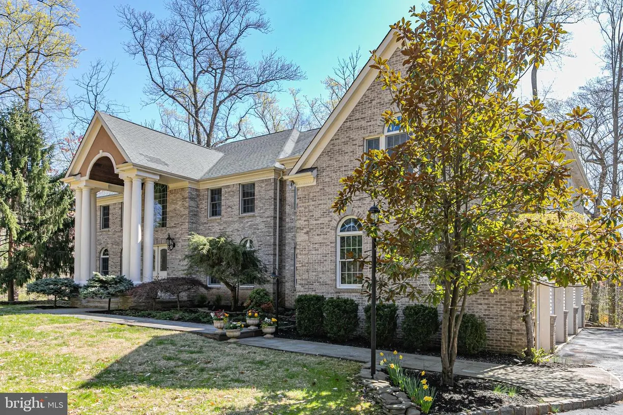 Central NJ/Bucks County, PA Real Estate | View 83 Pettit Pl | Listing