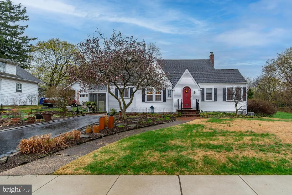 Central NJ/Bucks County, PA Real Estate | View 5 N Lanning Ave | 2 Beds, 1 Bath