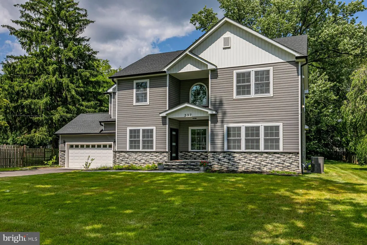 Central NJ/Bucks County, PA Real Estate | View 237 Varsity Ave | 5 Beds, 3 Baths