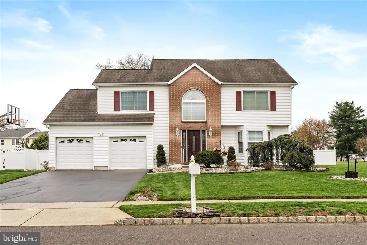 Central NJ/Bucks County, PA Real Estate | View 2 Erica Lynne Way | 4 Beds, 2 Baths