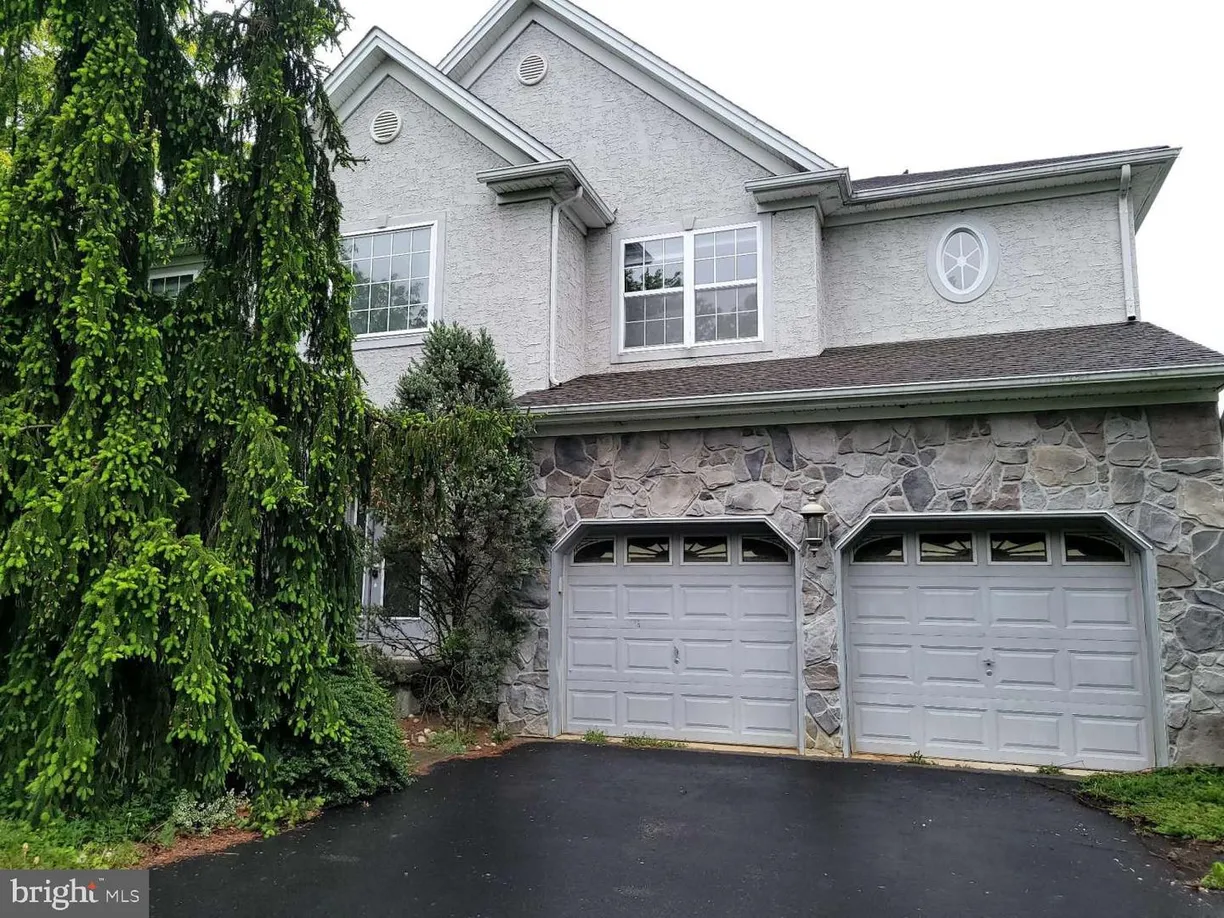 Central NJ/Bucks County, PA Real Estate | View 9 Jimarie Ct | 6 Beds, 3 Baths