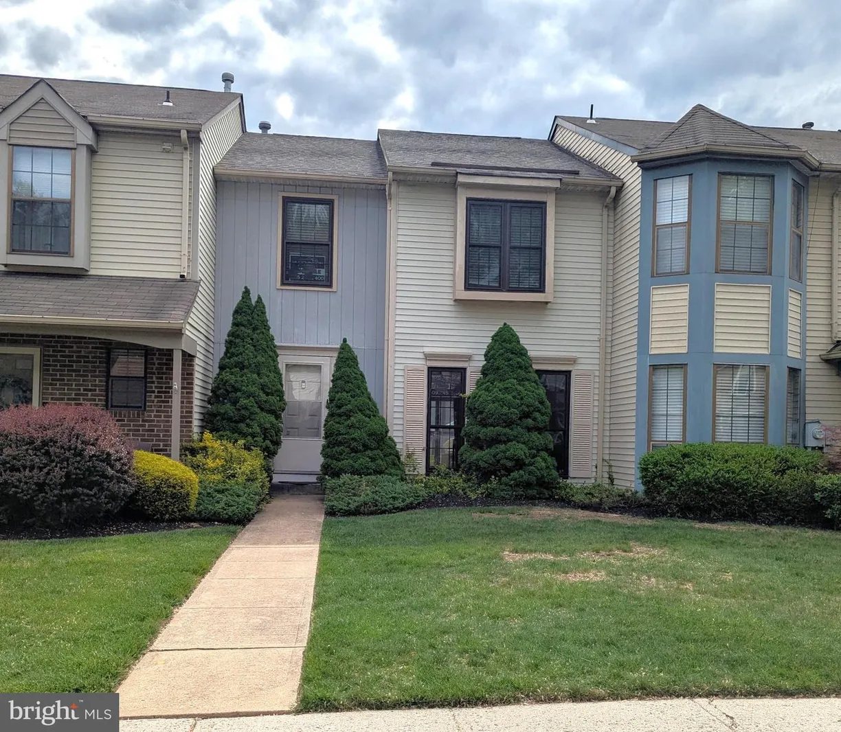 Central NJ/Bucks County, PA Real Estate | View 132 Tynemouth Ct | 2 Beds, 1 Bath