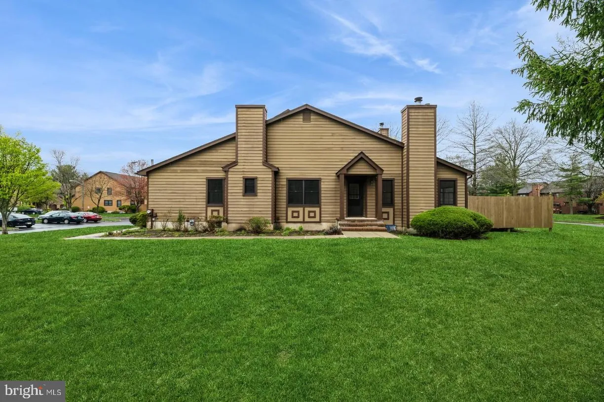 Central NJ/Bucks County, PA Real Estate | View 54 Danielle Ct | 2 Beds, 2 Baths