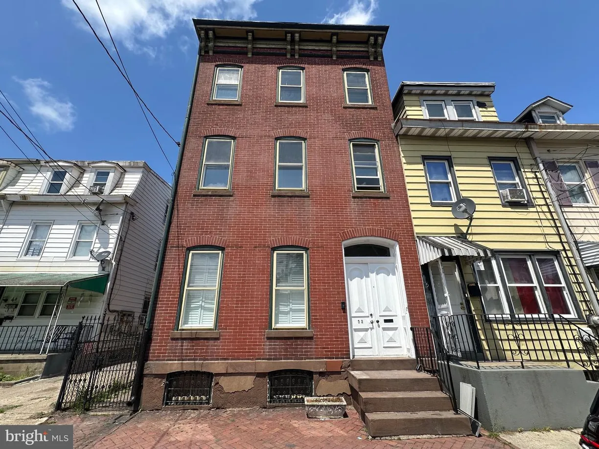 Central NJ/Bucks County, PA Real Estate | View 52 Bayard St, 1 | 2 Beds