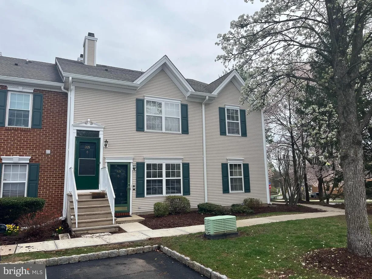 Central NJ/Bucks County, PA Real Estate | View 205 Castleton Ct | 2 Beds, 1 Bath