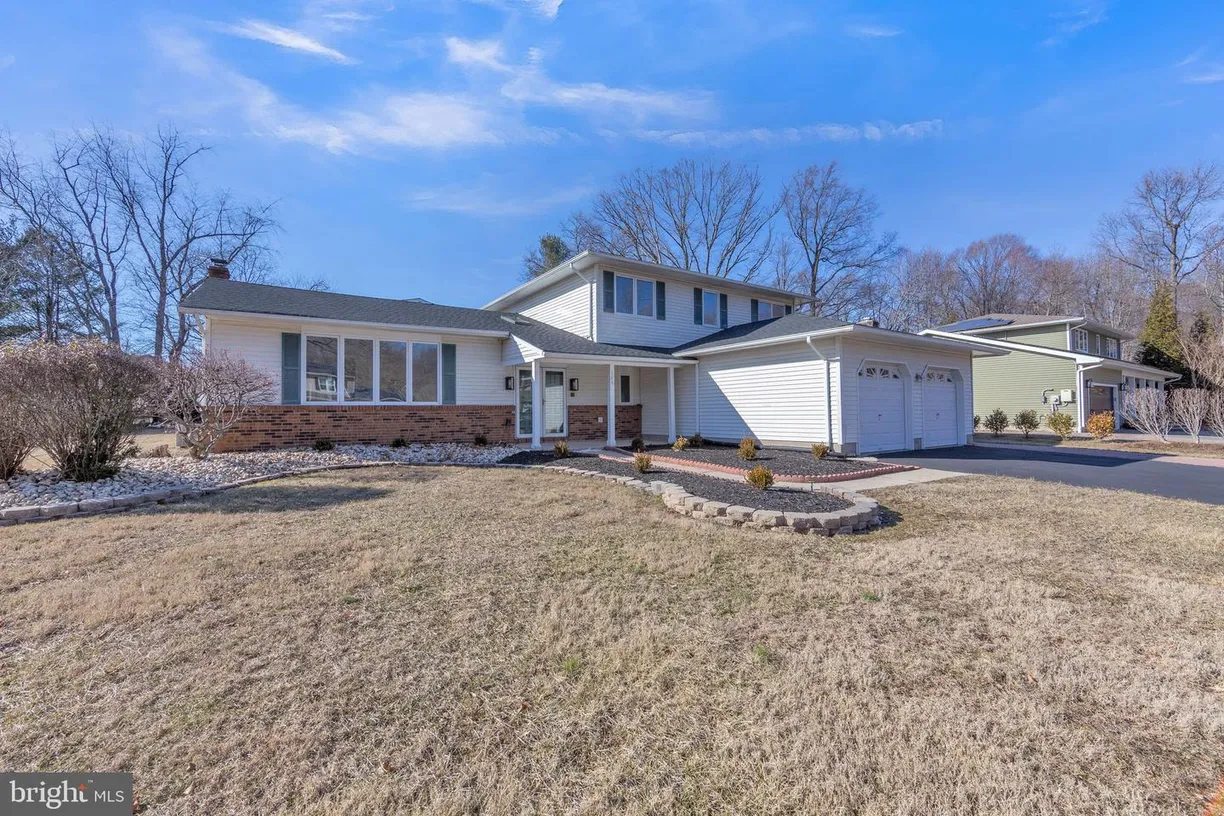 Central NJ/Bucks County, PA Real Estate | View 100 Peter Rafferty | 5 Beds