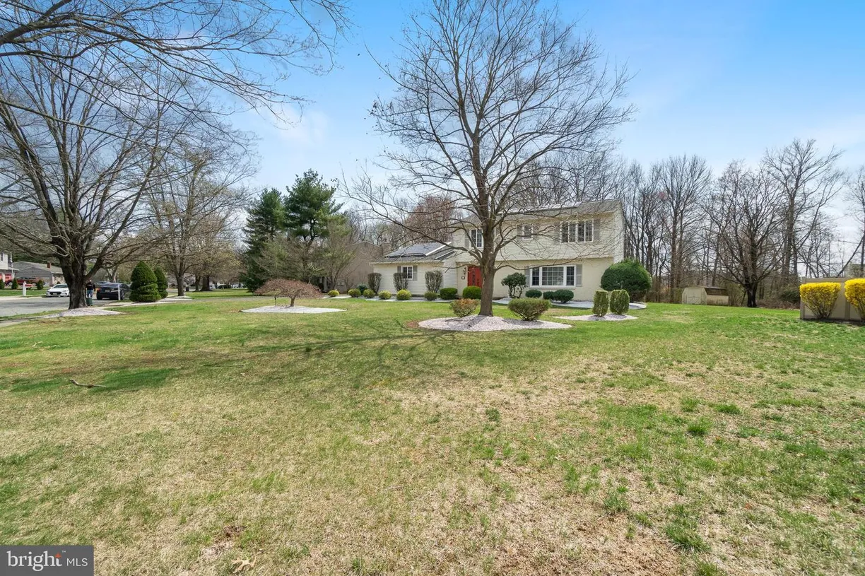 Central NJ/Bucks County, PA Real Estate | View 17 Wayne Way | Listing