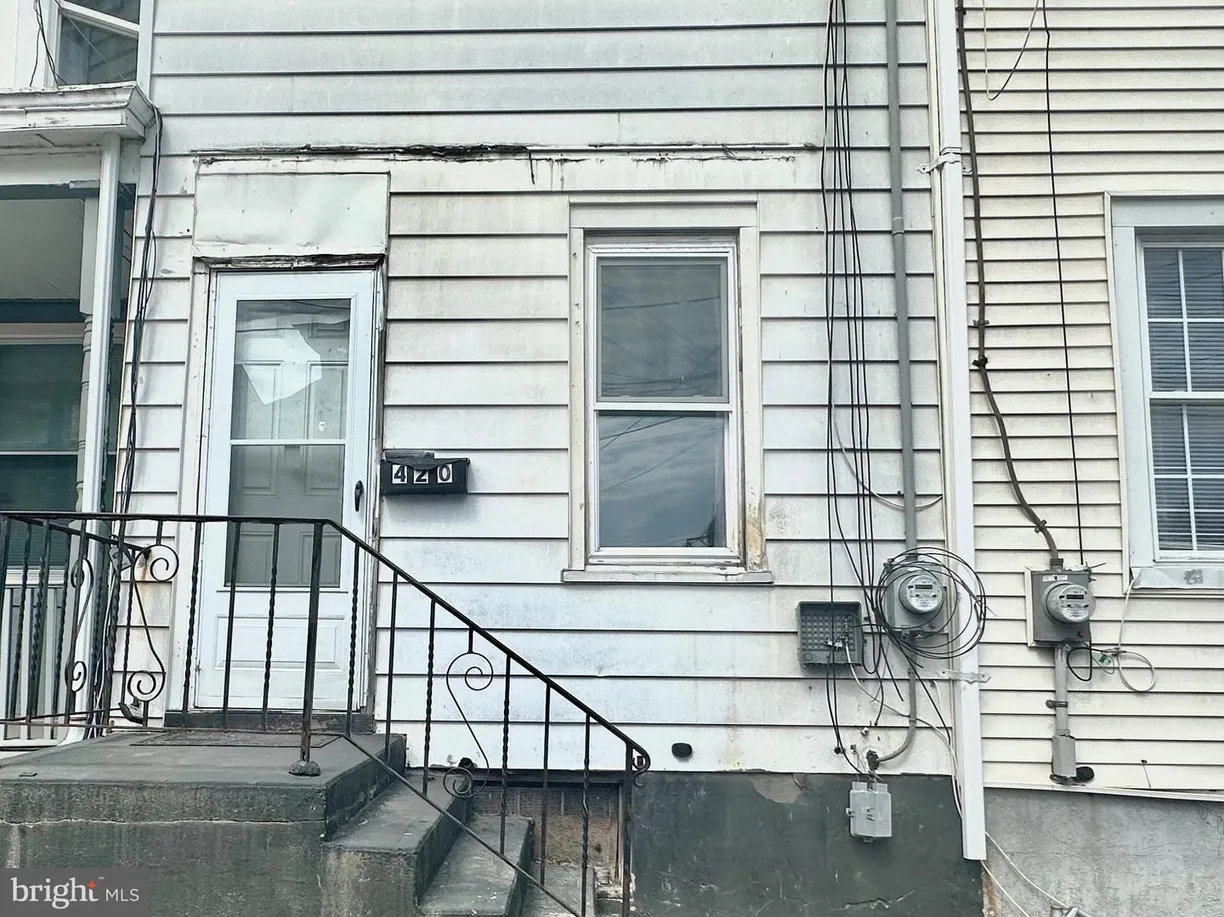 Central NJ/Bucks County, PA Real Estate | View 420 Liberty St S | 2 Beds