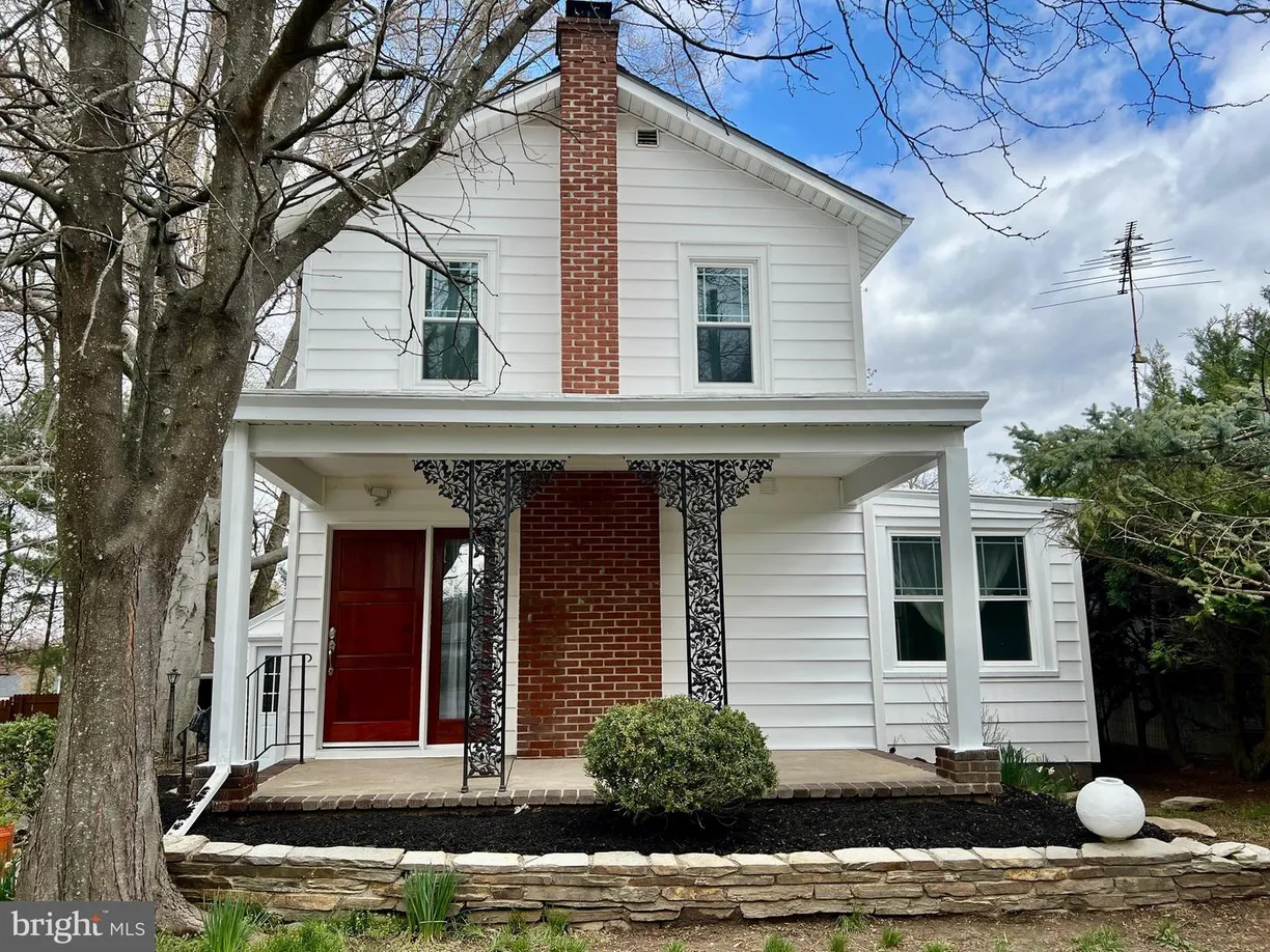 Central NJ/Bucks County, PA Real Estate | View 200 Buttonwood Dr | 3 Beds, 1 Bath