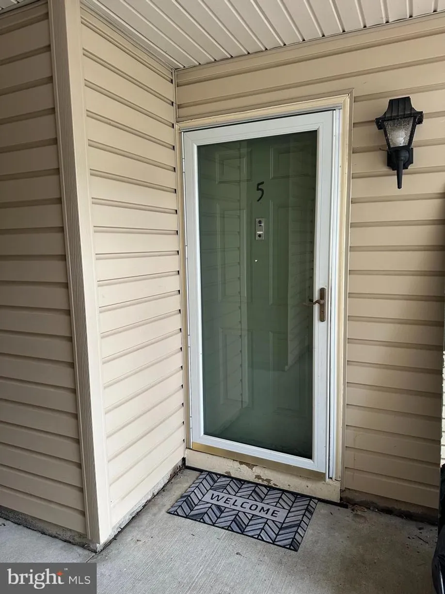Central NJ/Bucks County, PA Real Estate | View 5 Gilpin Ct | 2 Beds
