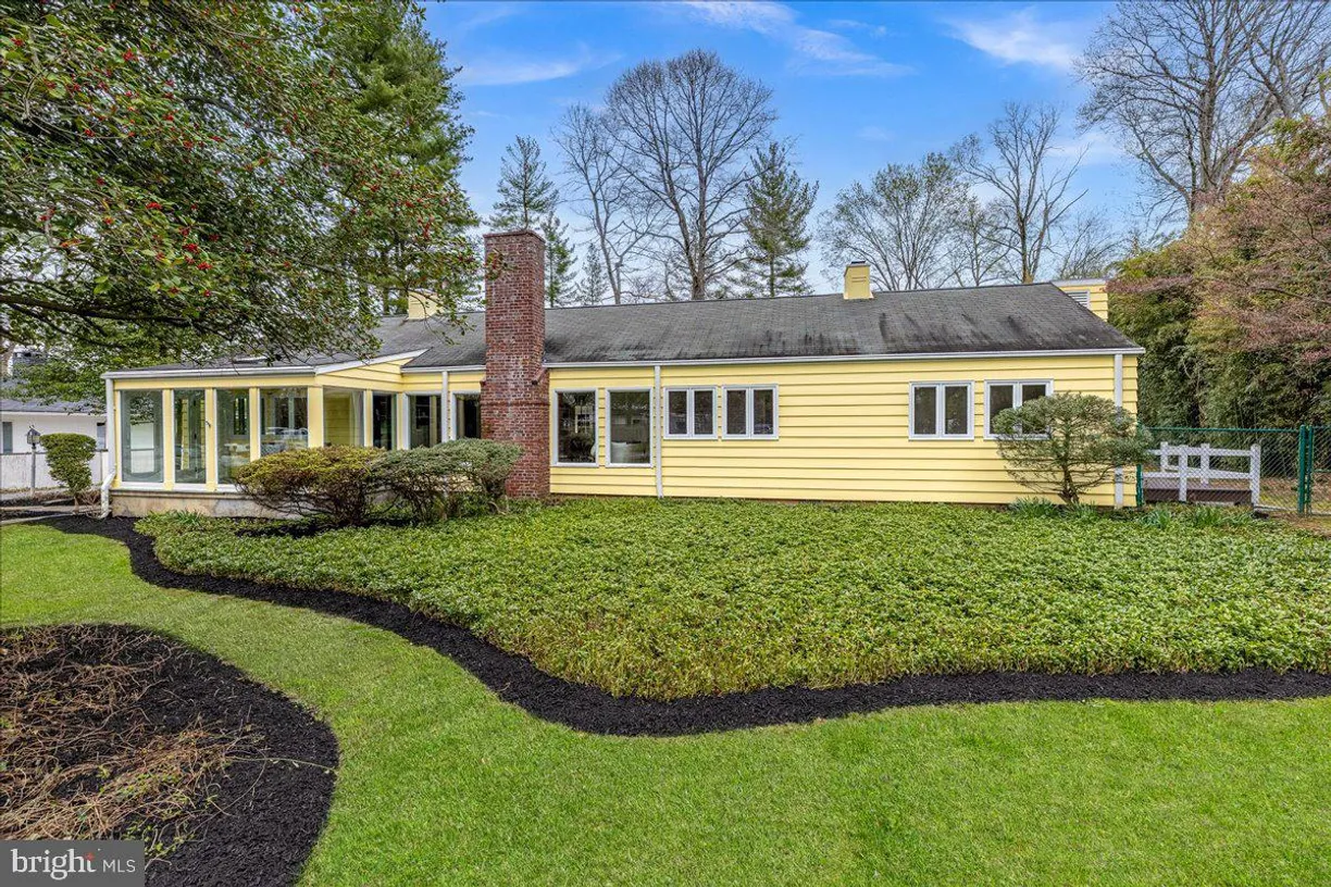 Central NJ/Bucks County, PA Real Estate | View 237 Elm Rd | 4 Beds, 3 Baths